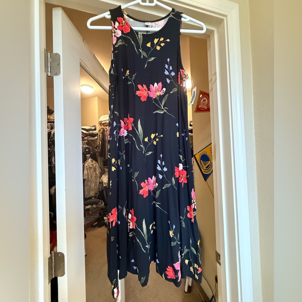 Old Navy Floral Sleeveless Dress - Black with Red and Pink Accents